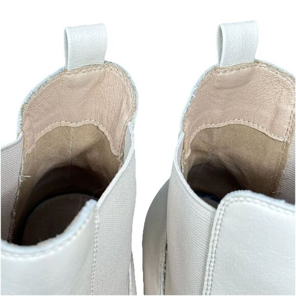Mi.iM Esmee Chelsea Boot Size 8.5 Off White Stacked Heel Pointed Toe Bootie - Picture 13 of 15